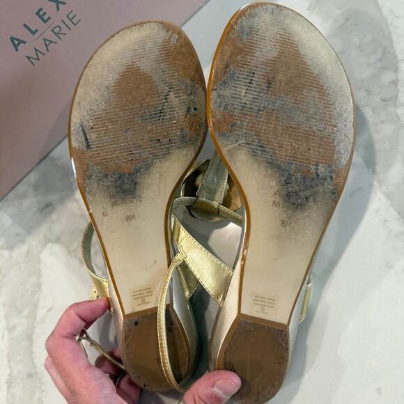 Alex Marie Flat Heel T-Strap Gold Sandals w/Gold Flower Women's Size 8M Dutchess - Picture 8 of 10